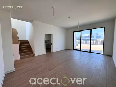 3 BHK plus maids / Ready to movein / Spacious