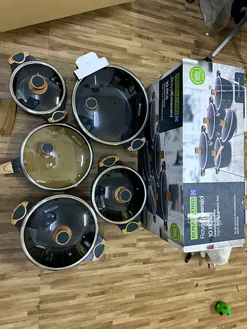 10-piece nonstick cookware set (pots and pans) - used, good condition