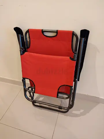 FOLDING CHAIR