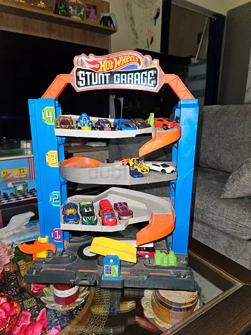 Hot Wheels Stunt Garage - Used, Good Condition