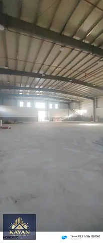 Enclosed warehouse for rent, measuring 17,000 sq. ft., with an additional 4,500 sq. ft. of outdoor storage space and 150 kW of electrical power; price