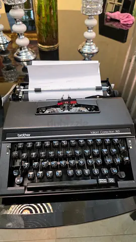 Brother Valant Correction 243 Vintage Typewriter - Working Condition English ang japan