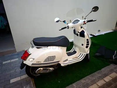 Vespa 300cc Yatch Club Edition GCC Specification