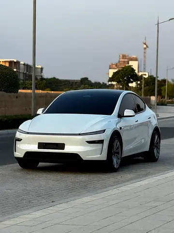 Tesla Model Y Premium Long Range 2025GCC