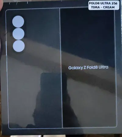 Fold 8 256GB Cream TDRA box pack