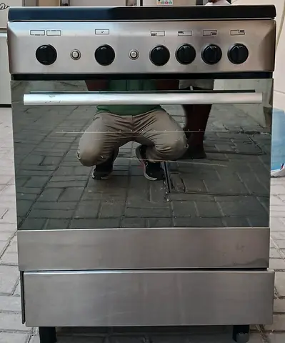 Ariston 4burners 60x60 gas cooker good condition perfect working