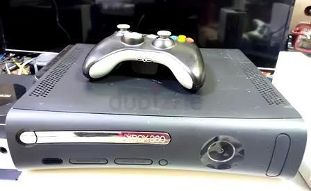 Xbox 360 with 100+ games loaded