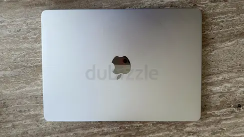 Apple MacBook Air M2 (2022) | 13.6” | 8GB RAM | 256GB SSD | Starlight