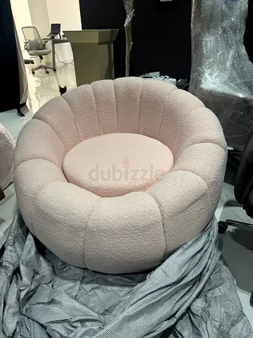 Like New Modern Pink Sherpa / Bouclé Accent Lounge Chair
