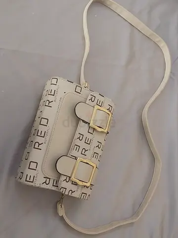 Purse 20 aed
