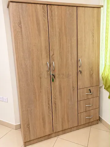 Wardrobe for sale (negotiable)