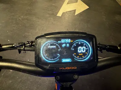 Kugoo electric scooter - digital dashboard, low mileage (approx. 798 km)