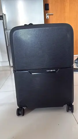 Samsonite hard-shell carry-on suitcase - good condition