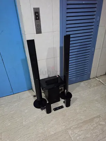 1000 Watts - Sony 5.1ch Home Theatre (Bluetooth, ARC, Dolby) in excellent working condition