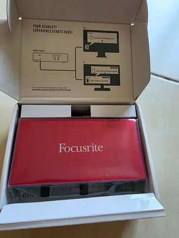SALE SCARLETT 2i2