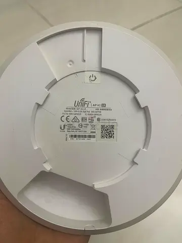 Ubiquiti UniFi UAP-AC-LR – Dual-Band Long-Range Wi-Fi Access Point