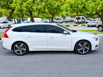 GCC VOLVO V60 2014 V4 2.0L R DESIGN TOP OF RANGE WITH SERVICE HISTORY