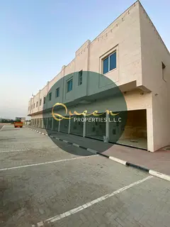 Entire building for rent behind the car market
