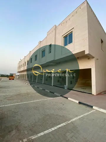 Entire building for rent behind the car market