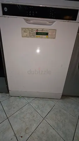 dishwasher - Hoover -6 programs excellent working condition