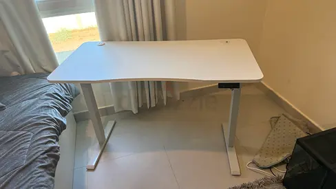 Stand Desk for Gaming - White