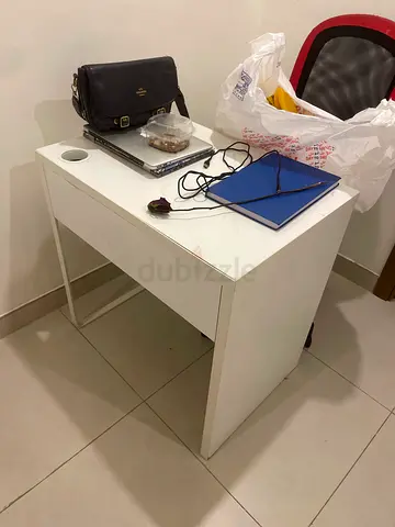 Simple white study desk with cable grommet with chair free — good condition