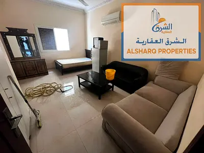 استوديو واسع بمطبخ منفصل بالكامل وتكييف سبليت في الروضة 3 عجمان
