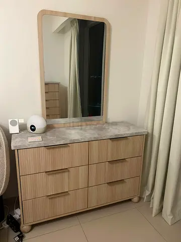 Bedroom set: 6-Drawer Dresser with Mirror - Light Oak Finish, Chest of Drawers and Bedside Table.