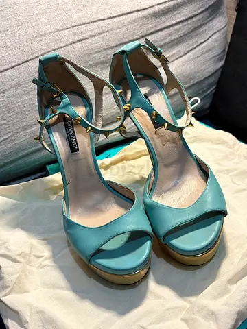 Light blue Ruthie Davis platform sandals, size 38