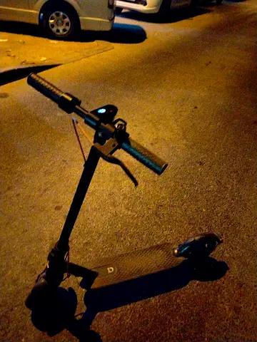 Electric scooti