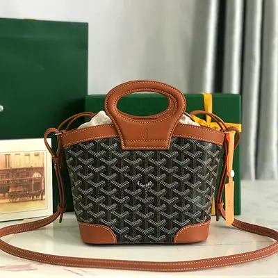 Goyard Beluga Mini Bag in Black & Tan