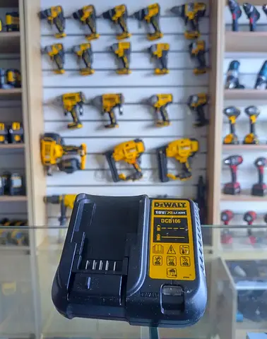 DEWALT DCB106 CHARGER