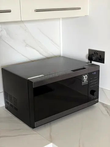 Samsung 32L Grill Microwave – Black, Ceramic Interior (AED 579 New)