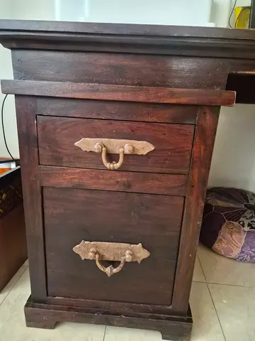Solid wood computer table