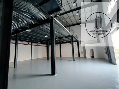 مستودع أول مستخدم للإيجار 5210 قدم مع ميزانين الجرف 2