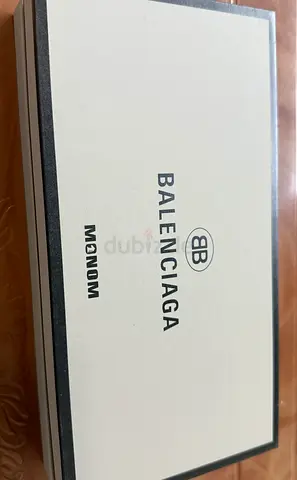Balenciaga MONOM Wireless Earphones \سماعة بالينسياغا MONOM اللاسلكية