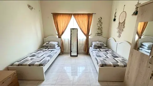 Executive female roommate needed