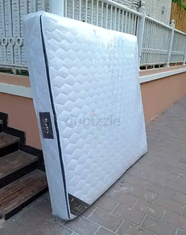 King size 180x200cm mattress. Same day delivery available