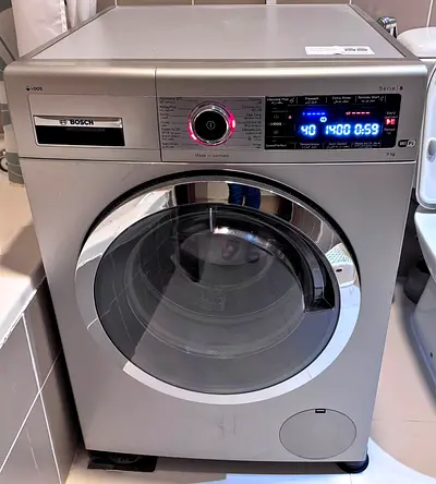 Bosch Serie 8 ,9kg Washing Machine Digital Invtar Latest Version 60cm