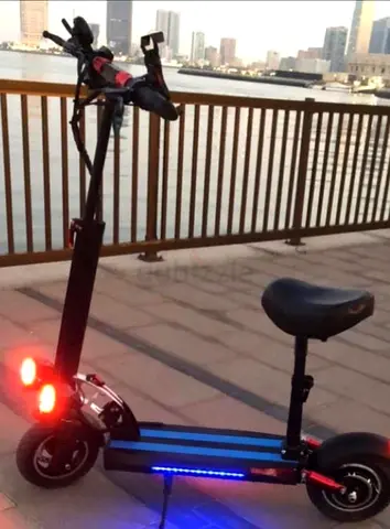 Electric scooter used as new and the speed is 70km/h and the battery is 48v range 25-30km