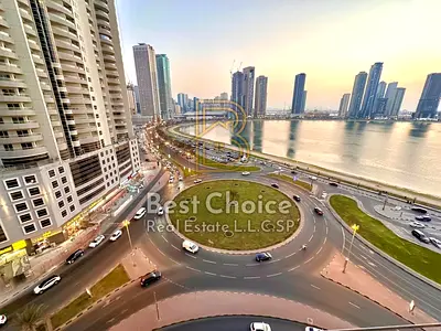 Balcony with sea view • Spacious layout • Built-in wardrobes • Free parking • Distinctive sea view