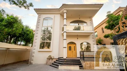 For rent in Al Taawun, Sharjah: 3-bedroom apartment with a living room, 3 bathrooms, and built-in wardrobes. Includes free central air conditioning, a