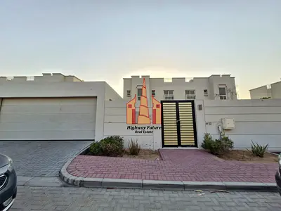 Spacious 3bhk villa just 110k in 4 chqs with wardrobes maids room in barashi area