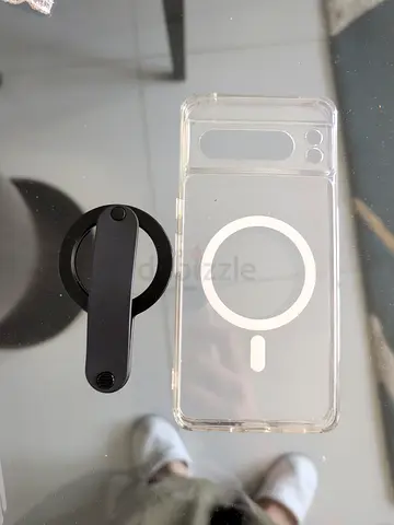 Clear MagSafe-style Silicone Case with Black Foldable Phone Ring Stand pixel 8 pro