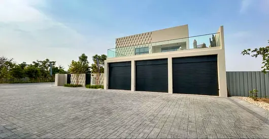 5% down payment and own a villa overlooking the largest crystal lake in the Emirate of Sharjah