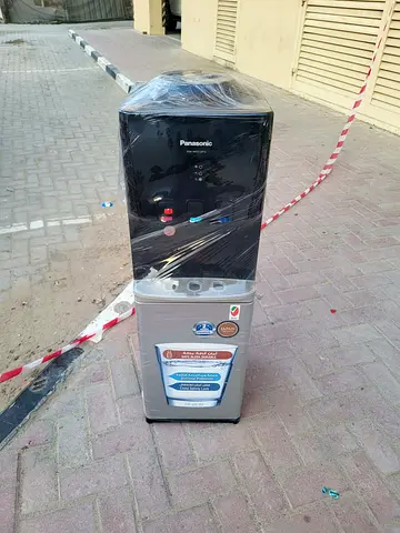 Top load water dispenser