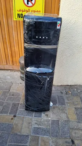 Bottom load water dispenser