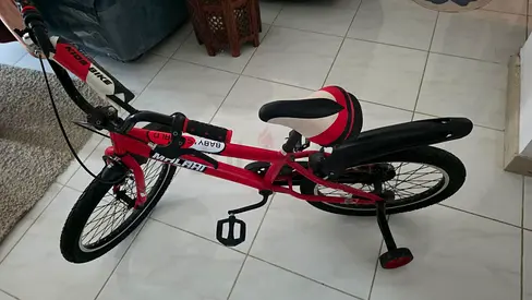 Kids Bike - with supports