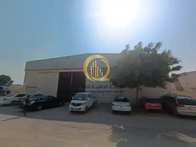 للبيع مستودعات وسكن عمال في الصناعية 12 بدخل اعلى من 10%