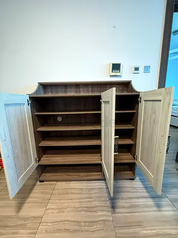 Wooden 3-Door Shoe Cabinet / Storage Cupboard – Light Oak Finish